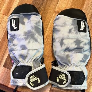 Crab Grab Tie-Dye Mittens